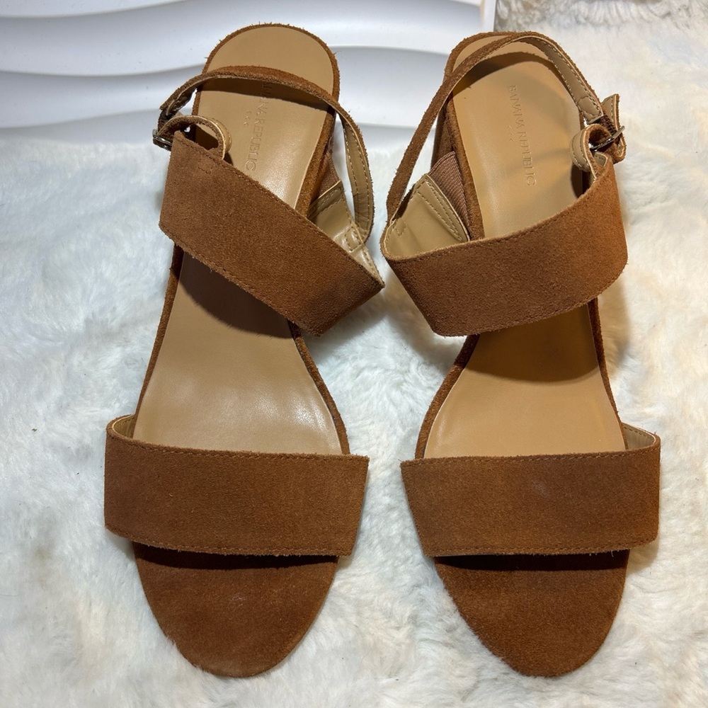 Banana Republic Tan Suede Women's Sandals heeled